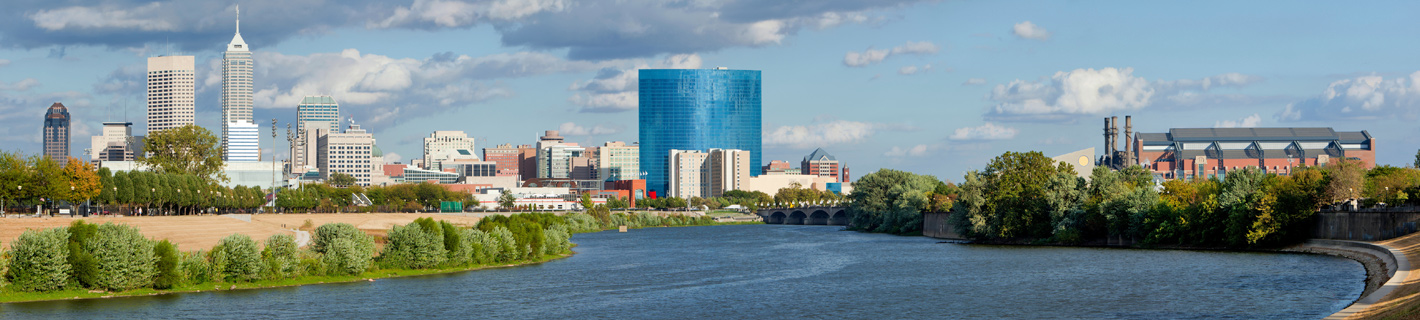 Indianapolis, Indiana skyline in panoramic view.